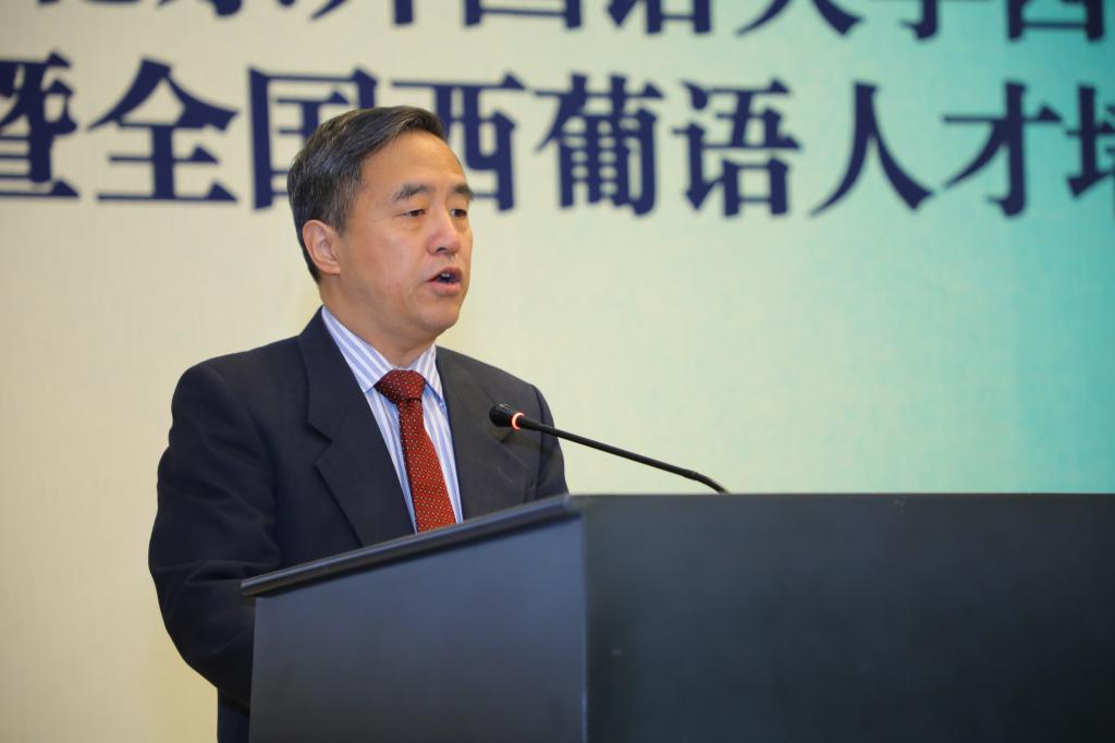 法律界及文体界的近百位专家